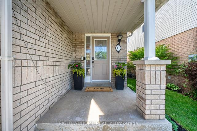 11 Catkins Cres, House detached with 3 bedrooms, 4 bathrooms and 3 parking in Whitby ON | Image 23