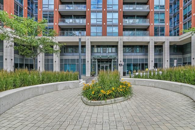 402 - 31 Tippett Rd, Condo with 3 bedrooms, 2 bathrooms and 1 parking in Toronto ON | Image 12