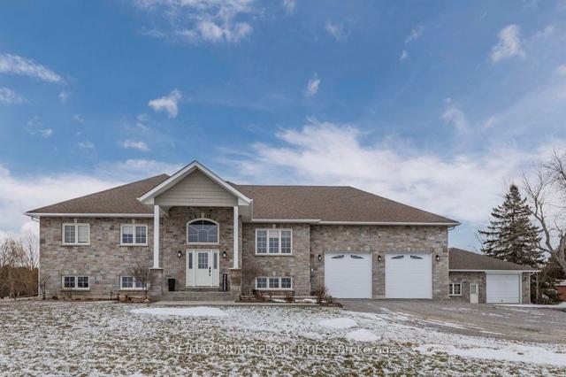 484 Centreline Rd, House detached with 2 bedrooms, 4 bathrooms and 20 parking in Kawartha Lakes ON | Image 1