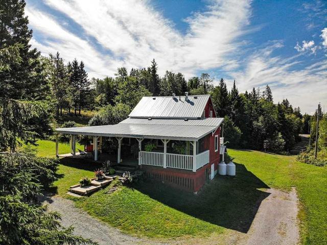 426 Jeff Rd, House detached with 4 bedrooms, 2 bathrooms and 30 parking in North Kawartha ON | Image 14