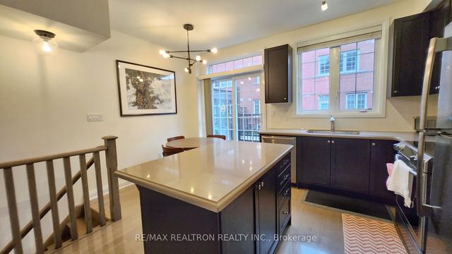62 Raffeix Ln, Townhouse with 2 bedrooms, 3 bathrooms and 1 parking in Toronto ON | Image 35