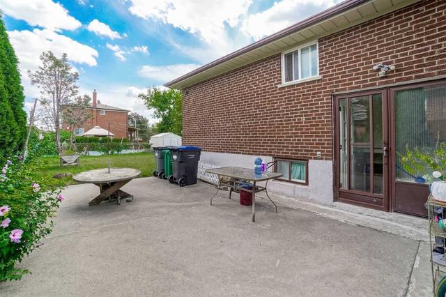 26 Beverley St, House detached with 3 bedrooms, 3 bathrooms and 6 parking in Mississauga ON | Image 11