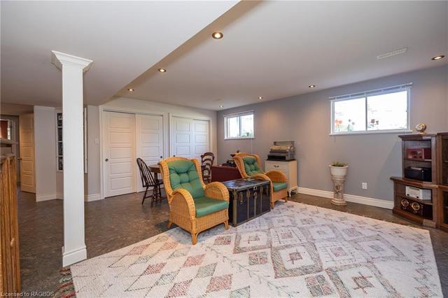 40 Gardiner St, House detached with 3 bedrooms, 2 bathrooms and 8 parking in Meaford ON | Image 14