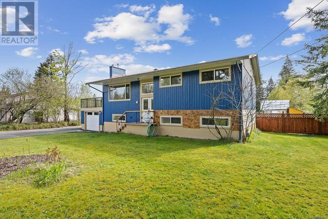 241 Petersen Rd, House detached with 3 bedrooms, 1 bathrooms and 5 parking in Campbell River BC | Image 2