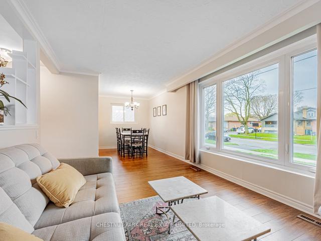 25 Fletcher Pl, House detached with 3 bedrooms, 2 bathrooms and 3 parking in Toronto ON | Image 2