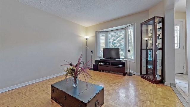 37 Afton Cres, House detached with 3 bedrooms, 4 bathrooms and 5 parking in Vaughan ON | Image 8
