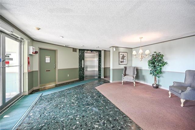 507 - 421 Fairview Drive, House attached with 2 bedrooms, 2 bathrooms and 1 parking in Brantford ON | Image 5