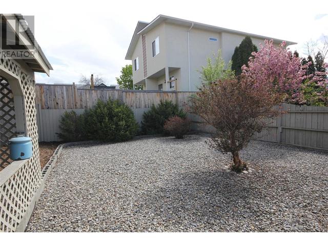 739 Government Street, House detached with 3 bedrooms, 1 bathrooms and 2 parking in Penticton BC | Image 16