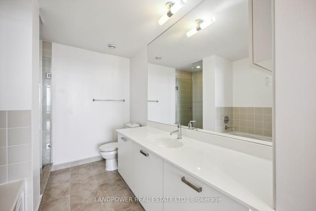 3610 - 832 Bay St, Condo with 3 bedrooms, 2 bathrooms and 1 parking in Toronto ON | Image 27