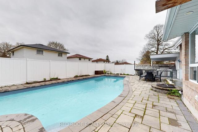 21 Parkington Cres, House detached with 3 bedrooms, 3 bathrooms and 5 parking in Toronto ON | Image 24