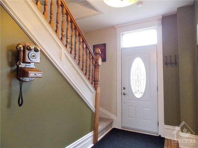 3296 Steeplehill Cres, House detached with 2 bedrooms, 3 bathrooms and 30 parking in Ottawa ON | Image 4