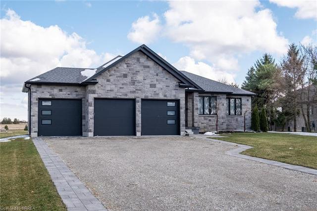 790 Mount Pleasant Rd, House detached with 4 bedrooms, 3 bathrooms and 11 parking in Brant ON | Image 1