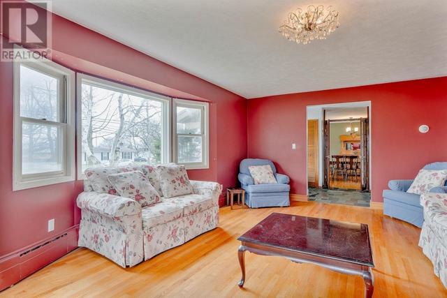 276 North River Rd, House detached with 5 bedrooms, 2 bathrooms and null parking in Charlottetown PE | Image 3