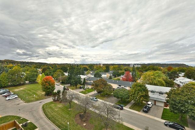 710 - 15 Nicklaus Dr, Condo with 2 bedrooms, 1 bathrooms and 1 parking in Hamilton ON | Image 8
