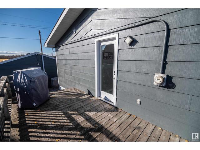 6806 50 Av, House detached with 3 bedrooms, 2 bathrooms and null parking in Val Quentin AB | Image 36