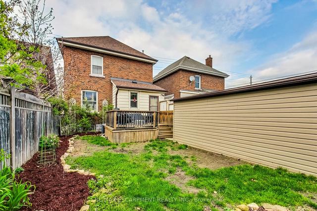 534 Maple Ave, House detached with 4 bedrooms, 2 bathrooms and 4 parking in Hamilton ON | Image 32