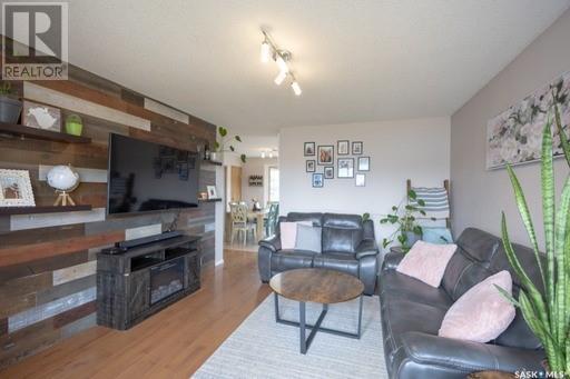 3105 5th Ave E, House detached with 4 bedrooms, 3 bathrooms and null parking in Prince Albert SK | Image 3