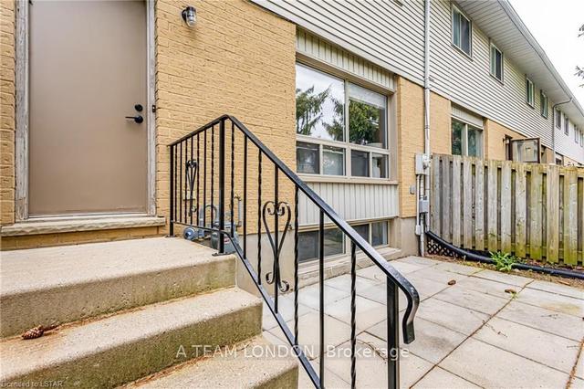 54 - 35 Waterman Ave, Townhouse with 3 bedrooms, 2 bathrooms and 1 parking in London ON | Image 24