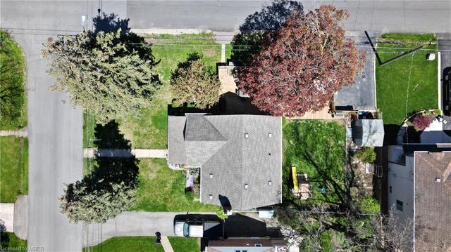 94 First St N, House detached with 4 bedrooms, 2 bathrooms and 3 parking in Hamilton ON | Image 35