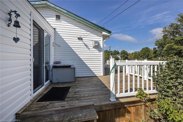 302 Burridge Rd, House detached with 3 bedrooms, 2 bathrooms and 7 parking in South Frontenac ON | Image 30