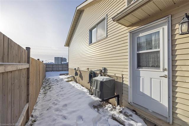 583 Whistler Terr, House semidetached with 3 bedrooms, 1 bathrooms and 2 parking in Kingston ON | Image 21