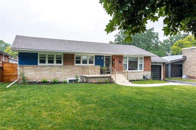 28 West Hampton Rd, House detached with 4 bedrooms, 2 bathrooms and 3 parking in St. Catharines ON | Image 2