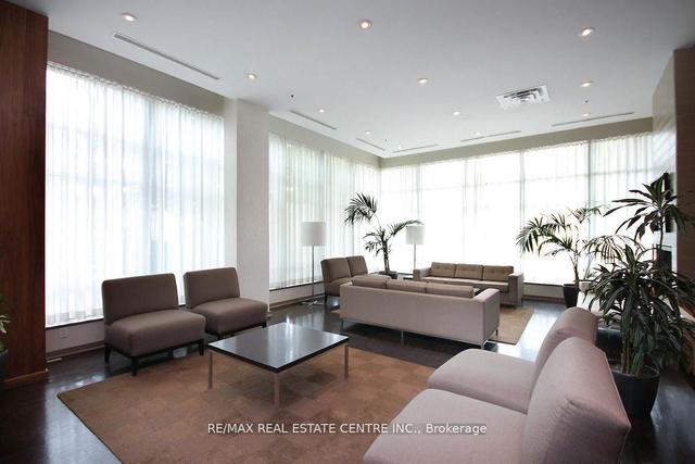 1005 - 1 Elm Dr, Condo with 2 bedrooms, 2 bathrooms and 1 parking in Mississauga ON | Image 19