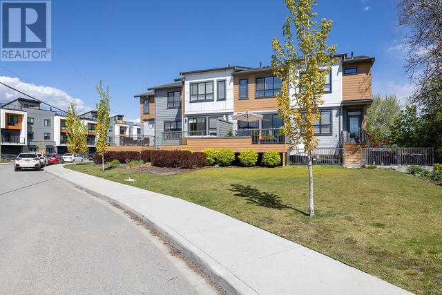 402 - 11581 Rogers Rd, House attached with 2 bedrooms, 2 bathrooms and 2 parking in Lake Country BC | Image 4