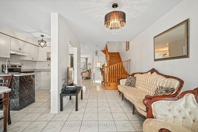 8 - 165 Fieldstone Dr, Townhouse with 3 bedrooms, 3 bathrooms and 2 parking in Vaughan ON | Image 6