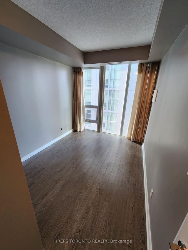 1004 - 126 Simcoe St, Condo with 2 bedrooms, 2 bathrooms and 1 parking in Toronto ON | Image 12
