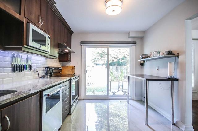 3 Tangle Briarway, Townhouse with 3 bedrooms, 2 bathrooms and 2 parking in Toronto ON | Image 6