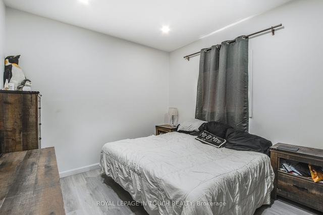 13 Bourrie Ave, House detached with 2 bedrooms, 1 bathrooms and 5 parking in Tay ON | Image 8