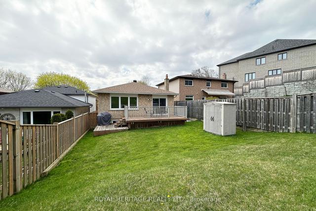 655 Dunn Cres, House attached with 3 bedrooms, 2 bathrooms and 6 parking in Pickering ON | Image 19