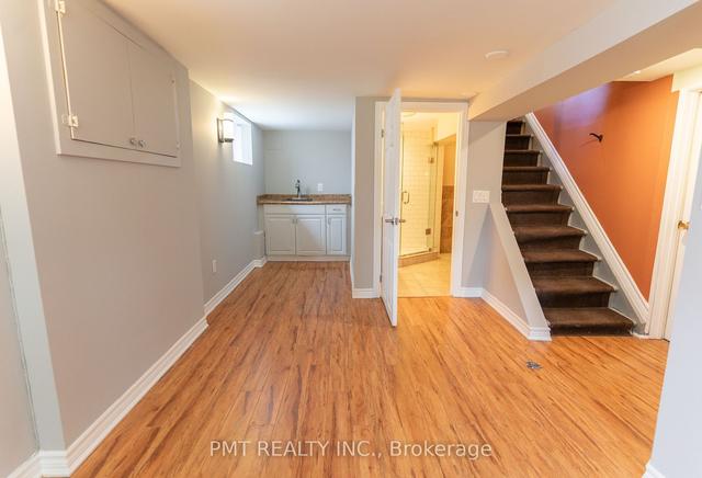 52 Sixteenth St, House detached with 2 bedrooms, 2 bathrooms and 1 parking in Toronto ON | Image 5