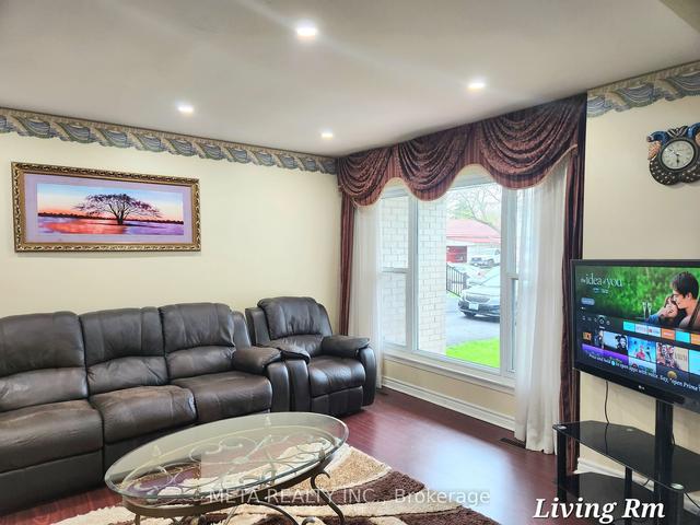 45 Whiteleas Ave, House attached with 4 bedrooms, 3 bathrooms and 4 parking in Toronto ON | Image 22