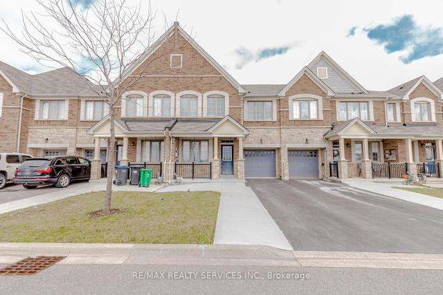 43 Ledger Point Cres, House attached with 4 bedrooms, 3 bathrooms and 5 parking in Brampton ON | Image 1