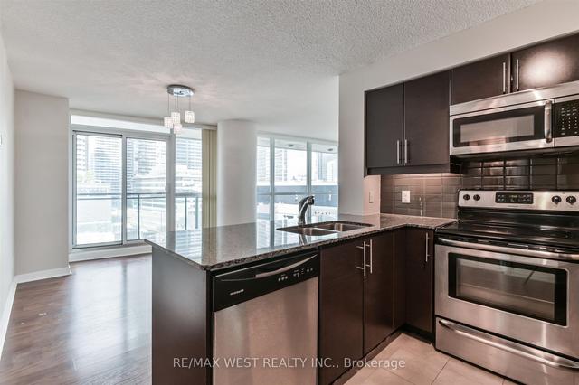 903 - 33 Bay St, Condo with 2 bedrooms, 2 bathrooms and 1 parking in Toronto ON | Image 8