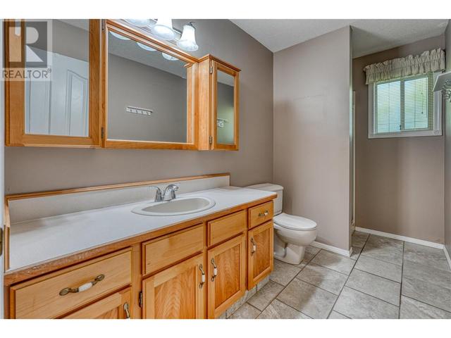 159 - 1634 Carmi Ave, House attached with 3 bedrooms, 3 bathrooms and 2 parking in Penticton BC | Image 20