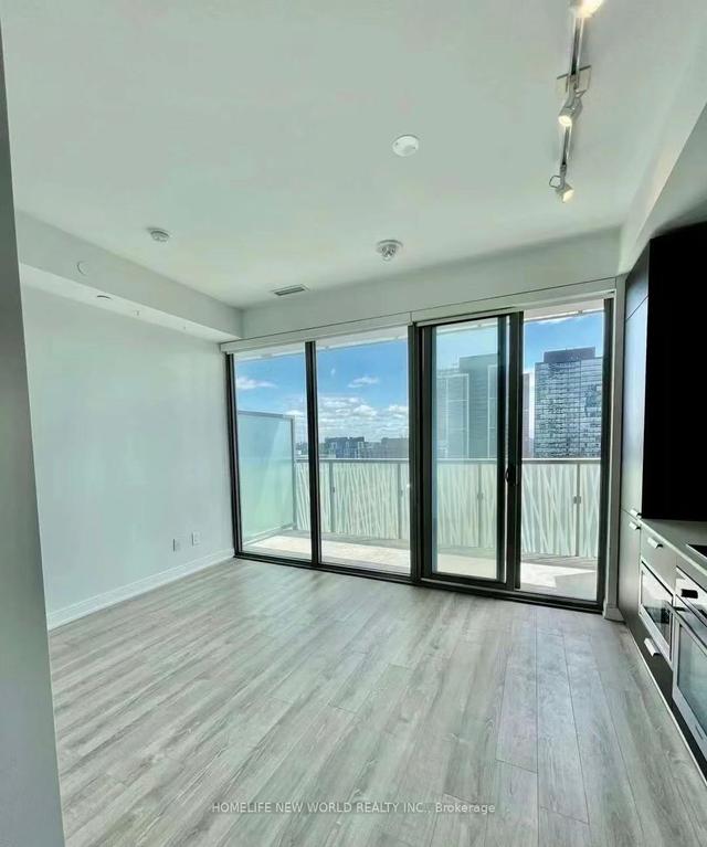 2713 - 50 Charles St E, Condo with 0 bedrooms, 1 bathrooms and 0 parking in Toronto ON | Image 2