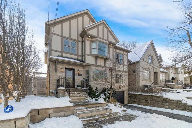 15 Shand Ave, House detached with 5 bedrooms, 4 bathrooms and 3 parking in Toronto ON | Image 12