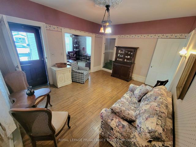 95 Stanley St, House detached with 3 bedrooms, 2 bathrooms and 2 parking in Quinte West ON | Image 27