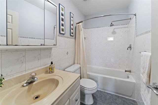 383 Perth Ave, House detached with 3 bedrooms, 2 bathrooms and 3 parking in Toronto ON | Image 13