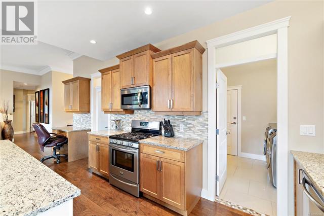 352 Allwood Rd, House detached with 3 bedrooms, 2 bathrooms and 2 parking in Parksville BC | Image 14