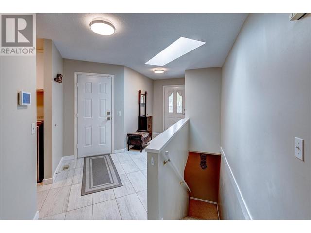 114 - 1885 Parkview Cres, House attached with 3 bedrooms, 2 bathrooms and 4 parking in Kelowna BC | Image 21