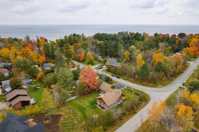 592 Lakeshore Rd E, House detached with 3 bedrooms, 2 bathrooms and 8 parking in Oro Medonte ON | Image 15