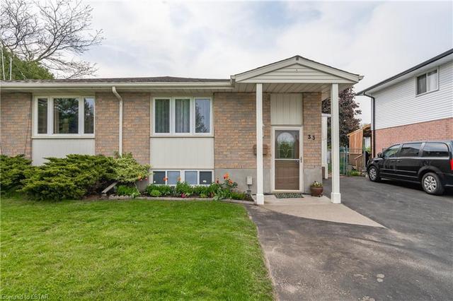 33 Dinison Crescent, House semidetached with 4 bedrooms, 2 bathrooms and null parking in Kitchener ON | Image 1