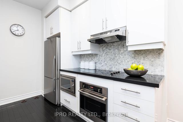 2166 Bayview Ave, Townhouse with 3 bedrooms, 3 bathrooms and 2 parking in Toronto ON | Image 38