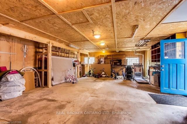 112 Emery St W, House detached with 3 bedrooms, 3 bathrooms and 6 parking in London ON | Image 20