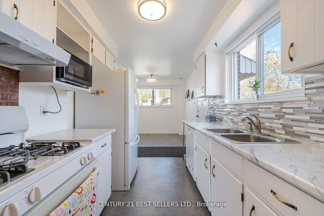 68 Lynmont Rd, House semidetached with 4 bedrooms, 2 bathrooms and 1 parking in Toronto ON | Image 7