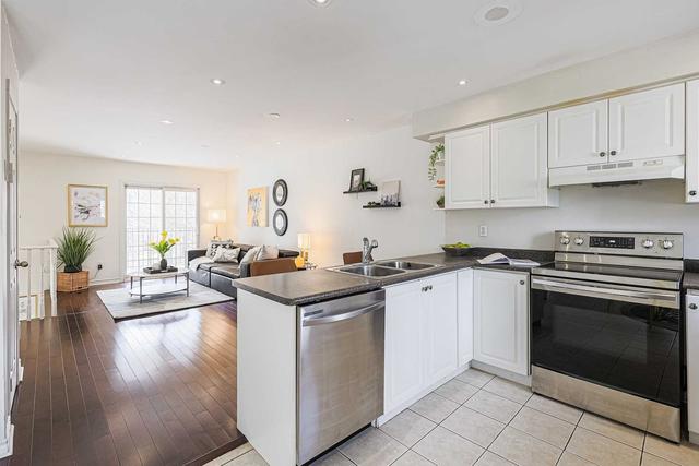 114 Trudelle St, Townhouse with 3 bedrooms, 2 bathrooms and 1 parking in Toronto ON | Image 11